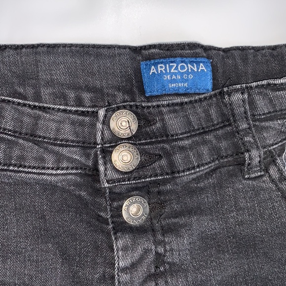 Arizona Jeans | Shorts Black Size 16 Plus Elastic Straps to adjust size - Picture 2 of 5